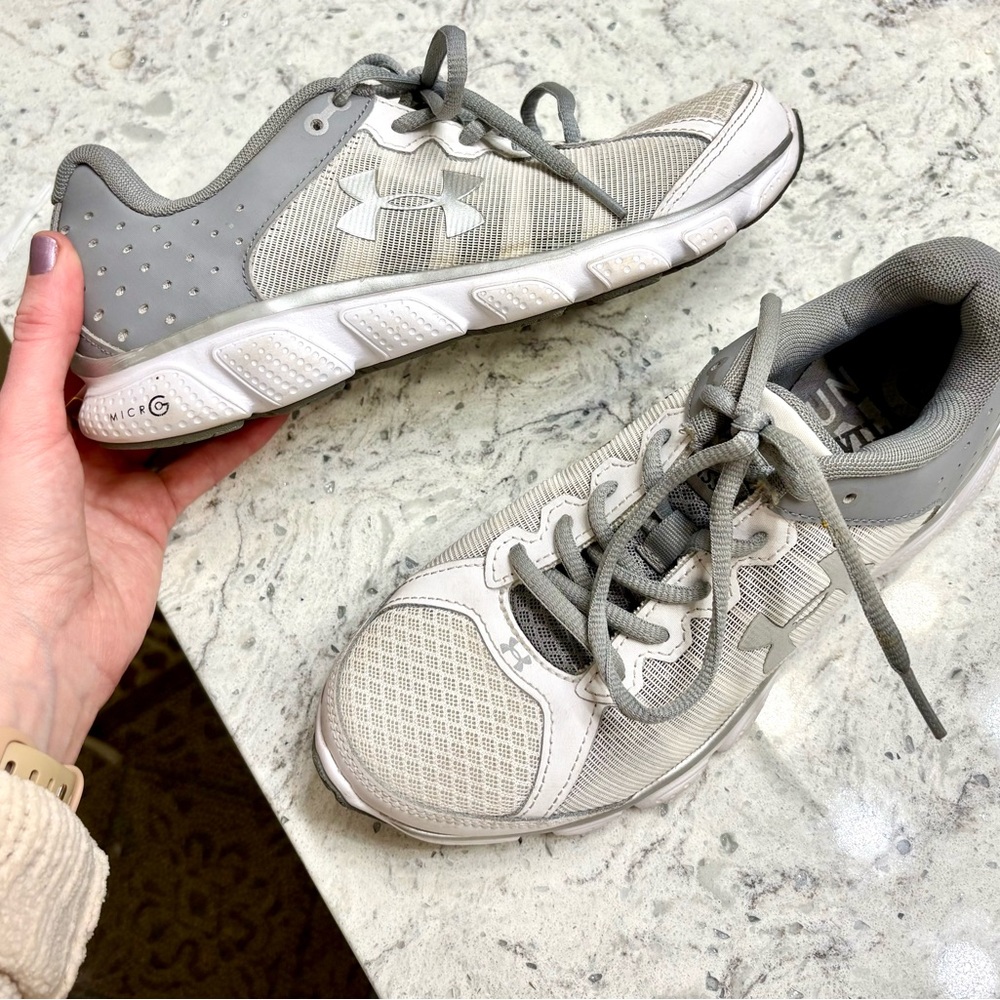 Under Armour Gray and White Athletic Shoes - Size 6.5 Women’s